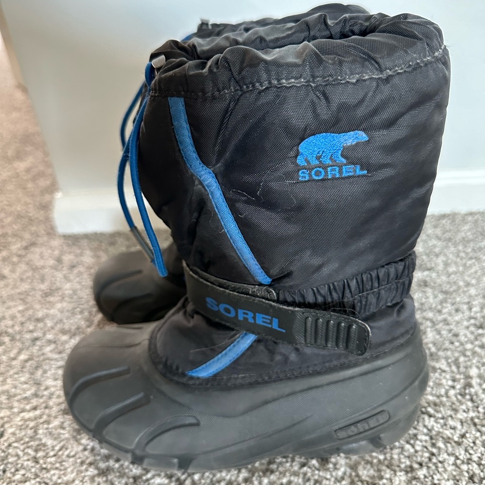 Boys size 2 Sorel winter snow boots